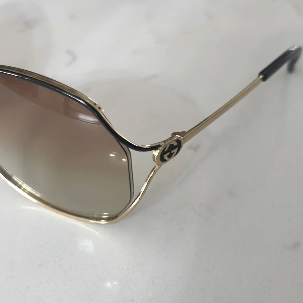 Gucci Sunglasses- LIKE NEW!! Gold & Black Metal Italy 63 mm